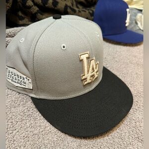 New Era 7 3/8 fitted LA Dodgers cap. Excellent condition